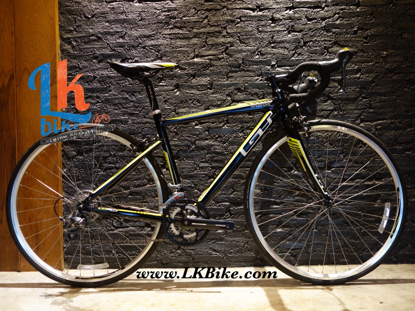 gt sportive road bike